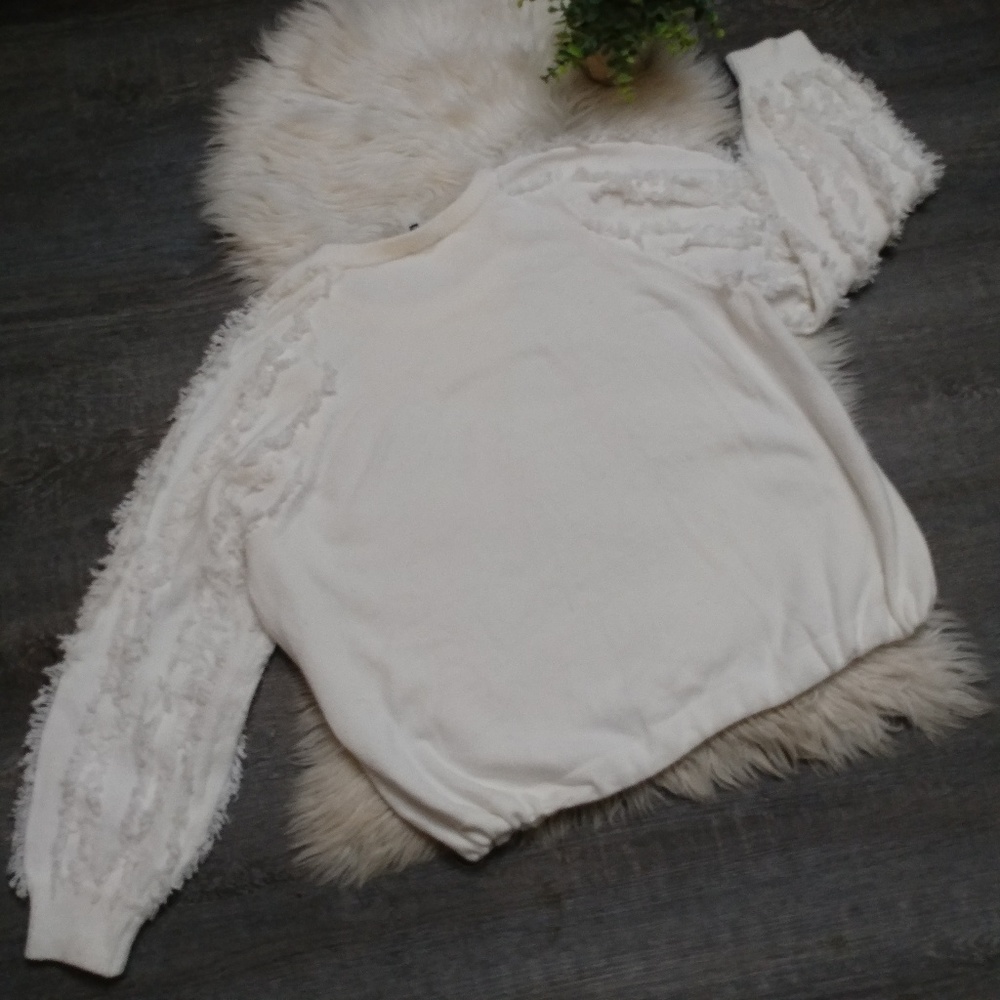 1.STATE
White Fringe-Sleeve Sweater size XL - Picture 4 of 8